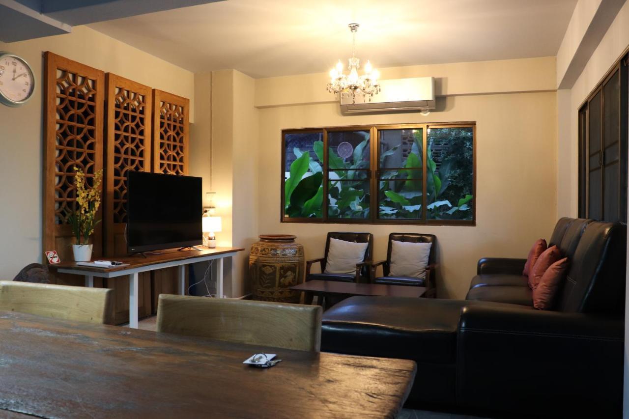 8Th House @ Center Of Chiangmai Old Town Apartment Chiang Mai Ngoại thất bức ảnh